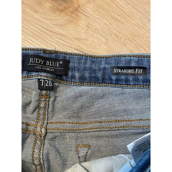 Judy Blue Straight Fit Cuffed Distressed Cropped Jeans Medium Wash Size 7/28 - Picture 7 of 10